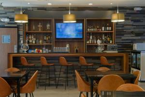 Lounge nebo bar v ubytování Four Points by Sheraton Distrito Uno Chihuahua