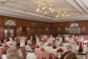Restaurace v ubytování Jaypee Residency Manor + 37 fotografií
