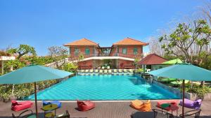 Bazén v ubytování SOLTERRA SEMINYAK Boutique Hotel & Spa Powered by Archipelago nebo v jeho okolí