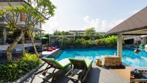 Bazén v ubytování SOLTERRA SEMINYAK Boutique Hotel & Spa Powered by Archipelago nebo v jeho okolí