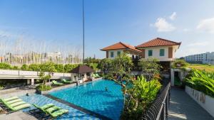 Bazén v ubytování SOLTERRA SEMINYAK Boutique Hotel & Spa Powered by Archipelago nebo v jeho okolí