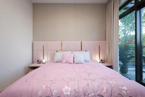 Ένα ή περισσότερα κρεβάτια σε δωμάτιο στο Stunning 4 Bed Villa, Private Pool, Damac Hills +45 φωτογραφίες