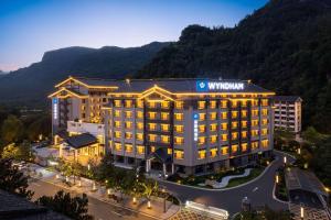 Fotografie z fotogalerie ubytování Wyndham Zhangjiajie Wulingyuan v destinaci Hanqiyu