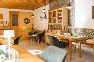 A seating area at Winzerhof Agerlhof