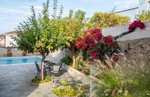 The swimming pool at or close to Villa 1853-Upper floor