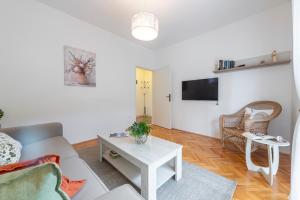 TV a/nebo společenská místnost v ubytování Antares Apartments
