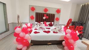 Voodi või voodid majutusasutuse Hotel k11 toas