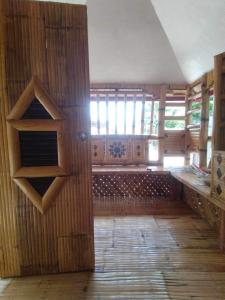 Imagine din galeria proprietății Room in BB - Aremen Transient, Nipa Hut în San Juan