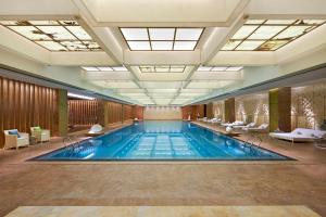 Bazén v ubytování Mandarin Oriental Pudong, Shanghai nebo v jeho okolí