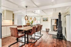 Fotografie z fotogalerie ubytování Historic Farm With Panoramic Views In Gudbrandsdalen v destinaci Favang + 32 fotografií