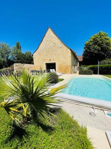 Πισίνα στο ή κοντά στο Domaine-Charme-Piscine-Domme