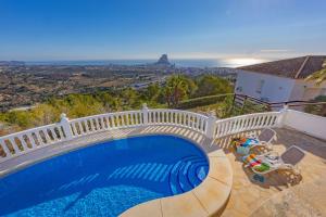 Basen w obiekcie Villa Lehman - PlusHolidays lub w pobliżu