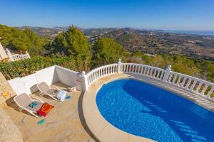 Basen w obiekcie Villa Lehman - PlusHolidays lub w pobliżu