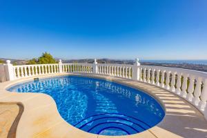 Basen w obiekcie Villa Lehman - PlusHolidays lub w pobliżu