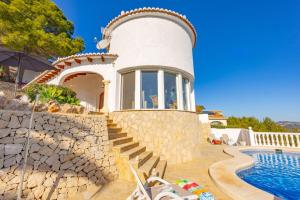 Basen w obiekcie Villa Lehman - PlusHolidays lub w pobliżu