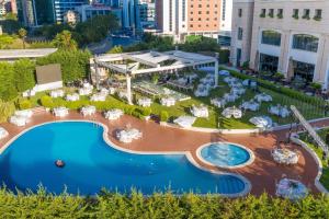 Bazén v ubytování Istanbul Marriott Hotel Asia nebo v jeho okolí
