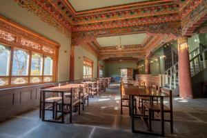 Restaurace v ubytování Taktsangri-La + 37 fotografií