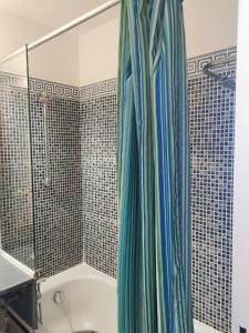 Kamar mandi di Cap Esterel Mer Sport et Nature, dans village Pierres et Vacances