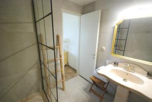 Koupelna v ubytování Assa Maris Beach Hotel