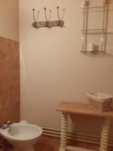 Koupelna v ubytování Hameau des Granges