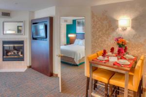 Postel nebo postele na pokoji v ubytování Residence Inn by Marriott McAllen