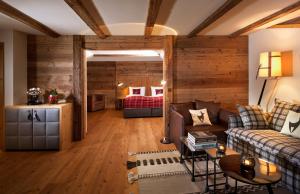Гостиная зона в Kitzhof Mountain Design Resort