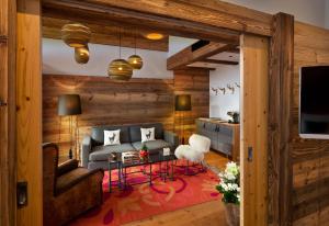 Телевизор и/или развлекательный центр в Kitzhof Mountain Design Resort