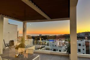 Balkón alebo terasa v ubytovaní Penthouse with ocean view 4 bedrooms apartment