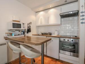 Kuchyň nebo kuchyňský kout v ubytování 31C South Snowdon Wharf