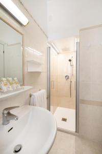 A bathroom at Hotel Santa Prisca