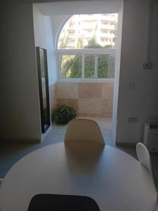 Galeriebild der Unterkunft Follow the Sun Boutique Hostel - Pool, Breakfast & Sea Views in St Julian's