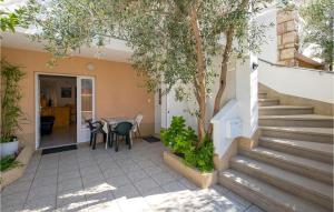 Μπαλκόνι ή βεράντα στο Cozy Apartment In Barbat-Rab