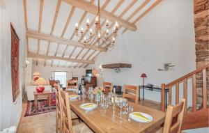 Posedenie v ubytovaní 3 Bedroom Cozy Home In Taulis
