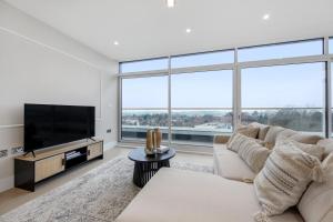 Μια τηλεόραση ή/και κέντρο ψυχαγωγίας στο Hububb Luxury Raffles Penthouse
