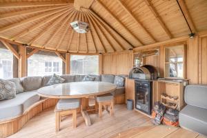 Χώρος καθιστικού στο Luxury 4 Bed Barn, 10 Mins to Windsor!