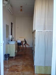 Galeriebild der Unterkunft Follow the Sun Boutique Hostel - Pool, Breakfast & Sea Views in St Julian's