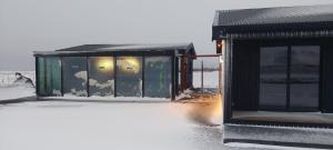 冬天的Cozy and Modern Cabins in Selfoss