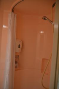 Koupelna v ubytování HOTEL PREMIERE CLASSE Rouen Sud Oissel