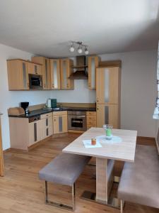 Kuchyňa alebo kuchynka v ubytovaní Ferienwohnung Gstreinthaler
