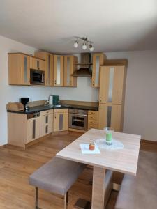 Kuchyňa alebo kuchynka v ubytovaní Ferienwohnung Gstreinthaler