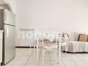 Kuchyň nebo kuchyňský kout v ubytování Holiday Apartment Tortoreto Lido codice T9 + 25 fotografií