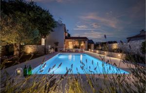 Πισίνα στο ή κοντά στο Villa Bandela +34 φωτογραφίες