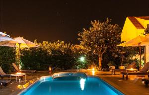 Swimmingpoolen hos eller tæt på Villa Galatea