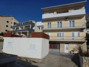 Budova, v ktorej sa apartmán nachádza