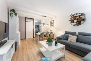 Χώρος καθιστικού στο Noordzeecocoon - enjoy side sea view