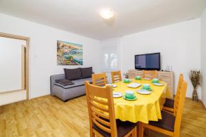TV/Unterhaltungsangebot in der Unterkunft Apartments Pinty