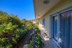 Ein Garten an der Unterkunft Apartments Pinty