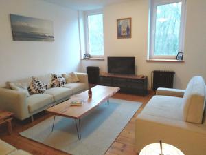 Photo de la galerie de l'établissement Old Hunting Lodge, à Karlovy Vary 14 autres photos