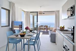 Η κουζίνα ή μικρή κουζίνα στο Résidence Eden Suites
