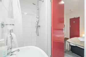 Rasa Sayang House - Self-check-in guesthouse的一间浴室